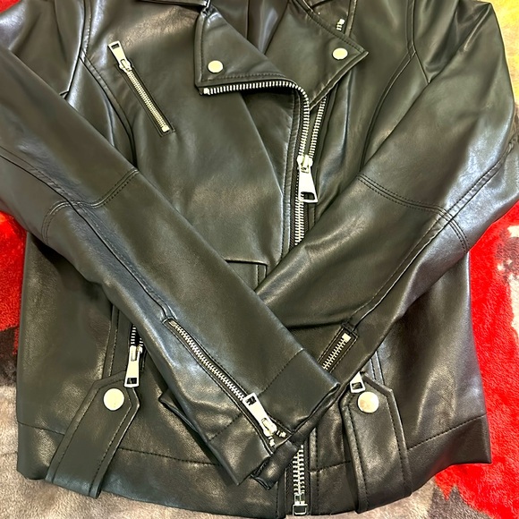 Authentic Guess Leather Jacket - Picture 4 of 4